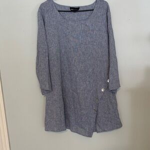 Jones New York Gray Tunic Top with Button Detail
